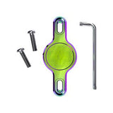 Muc-Off Secure Tag V2 Držák na láhev Apple Airtag Rainbow